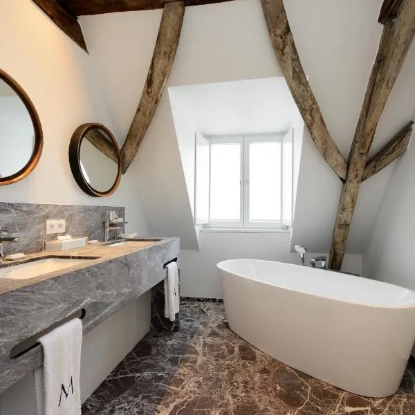 Hotel Messeyne, hotel em Kortrijk