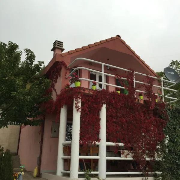 Holiday Village Ostrog, hotel v destinaci Nikšič