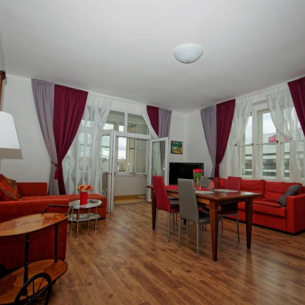 Spacious Prague View Apartment