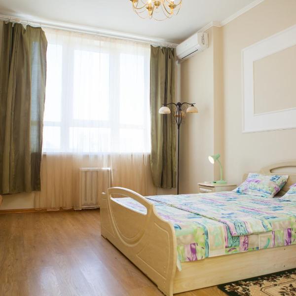 Apartment in 2 min from Poznyaky metro station