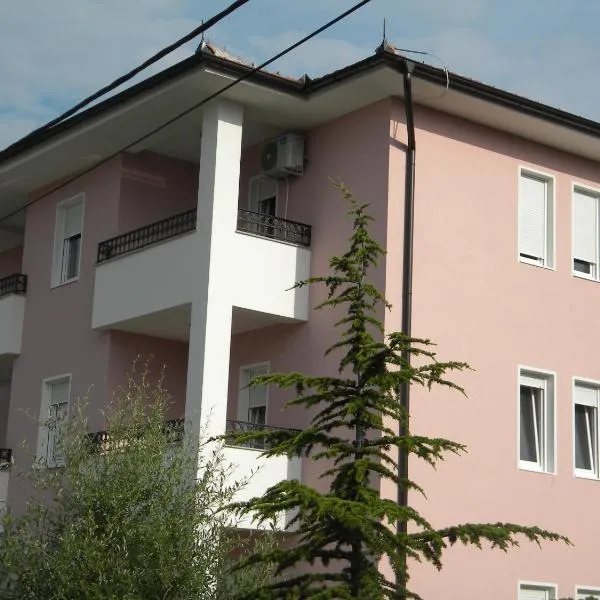 Apartment Srebrni oblak, hotel v destinaci Aranđelovac