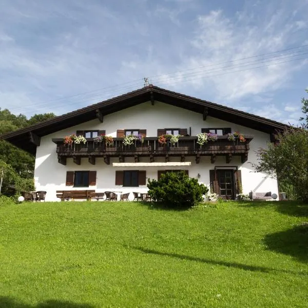 Berg Blick Jugendherberge mit Privatzimmer, hotel in Kochel