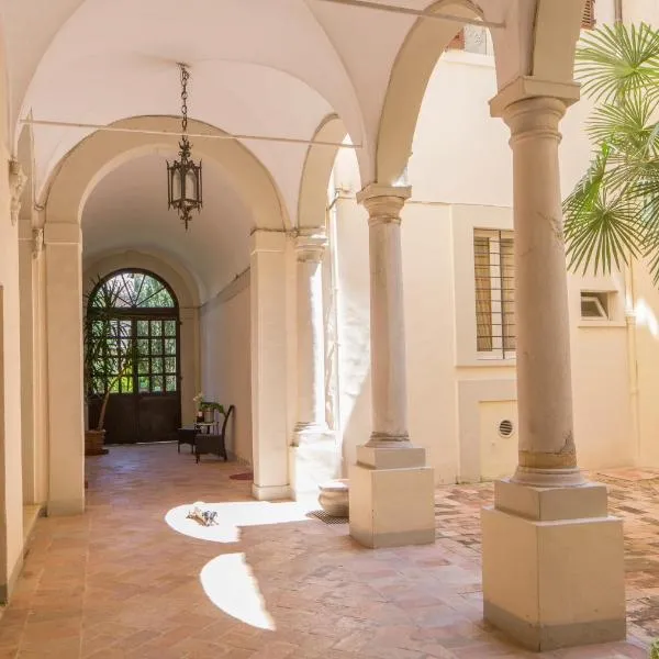 Palazzo Rotati, готель у місті Фано