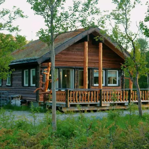 Cabin by the river, hotel in Storslett
