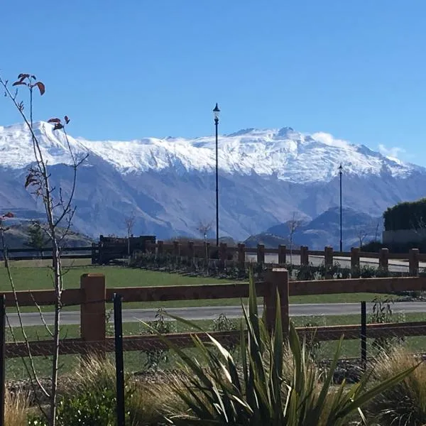 Minaret Ridge Retreat, hotel in Wanaka