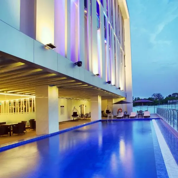 Golden Tulip Essential Makassar, hotel di Makassar