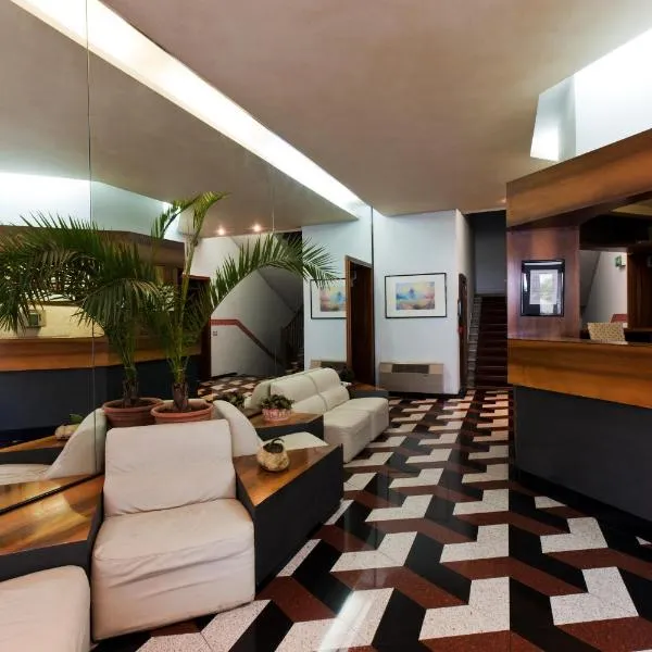 Hotel Letizia, hotel en Orte