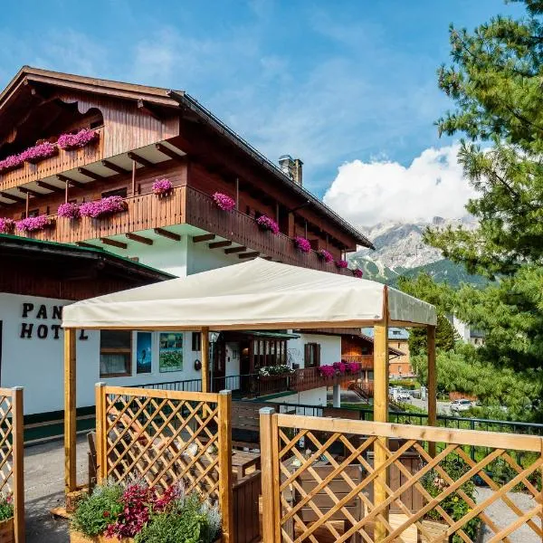 Hotel Panda Cortina- ricarica auto elettriche,科爾蒂納丹佩佐的飯店