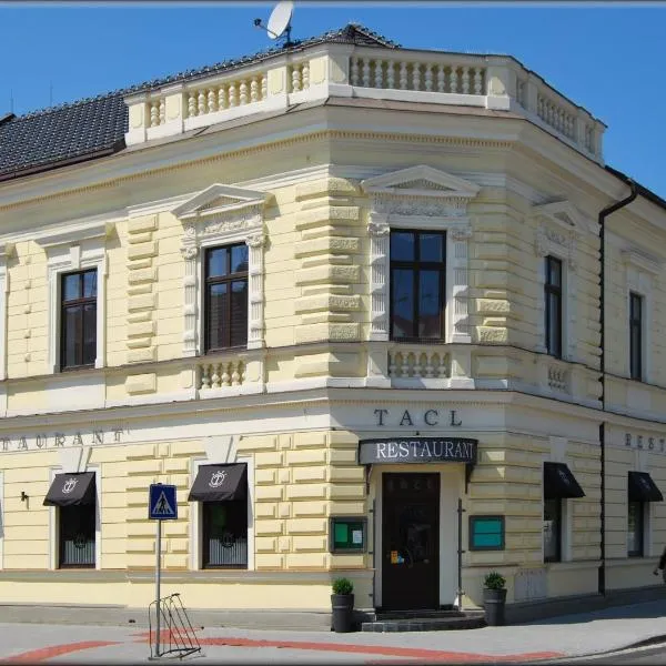 Hotel Tacl, hotel in Holešov
