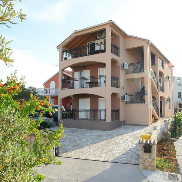 Apartmani Nataša Nino Jezera, Murter