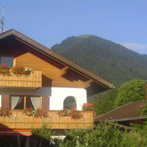 Gästehaus Peter Wiedemann, hotel v mestu Lenggries