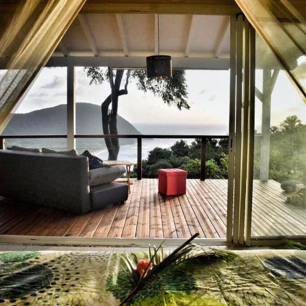 Du Côté de Chez Swann: Deshaies şehrinde bir otel