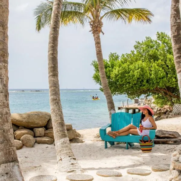 Serene by the Sea, hotel a Savaneta