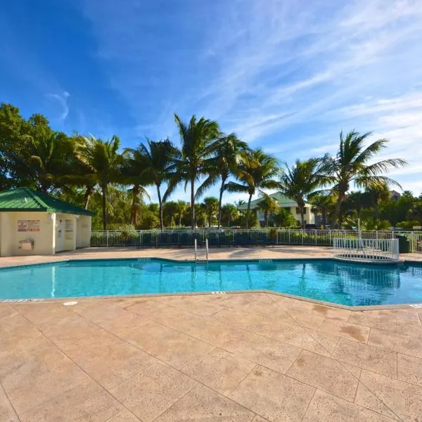 Sunrise Suites Big Kahuna Suite #202, hotel in Key West