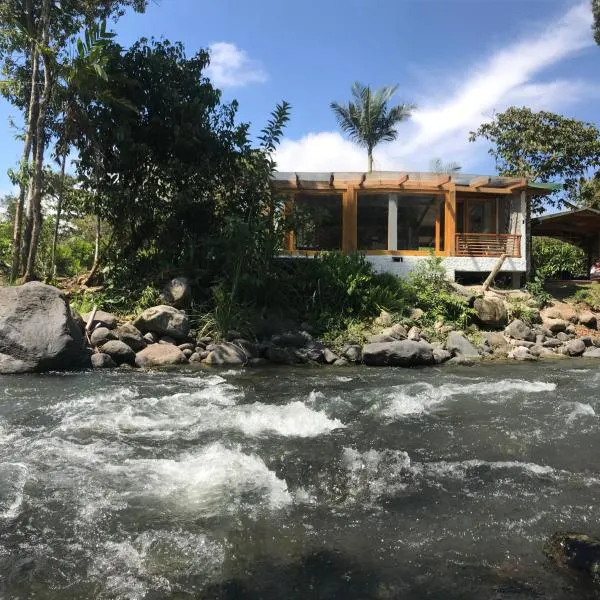 Saguamby Mindo Lodge, khách sạn ở Mindo