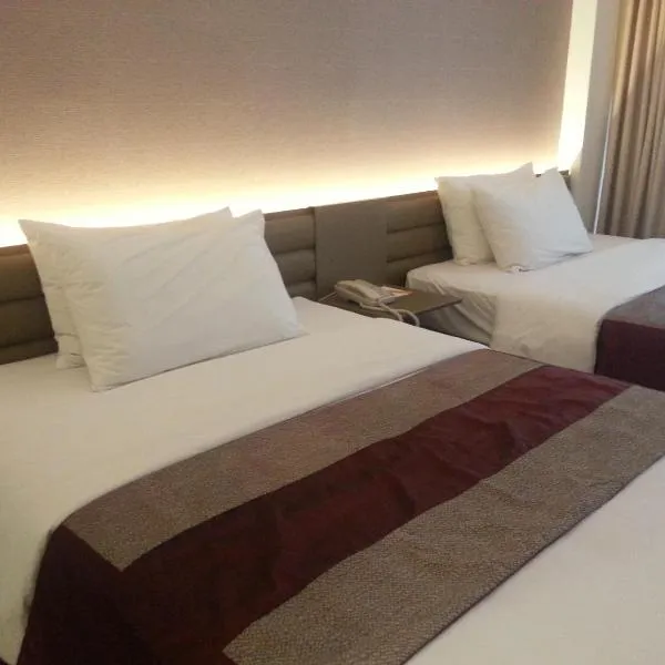 The E-Hotel Makati, hotel v destinaci Manila