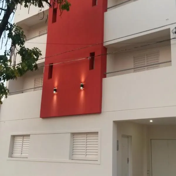 Departamentos Temporarios Reggiardo, hotel in Resistencia