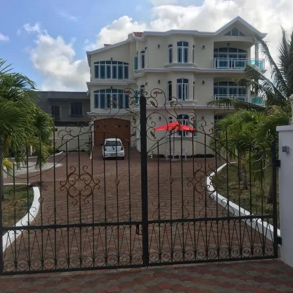 Luxor Residence Guesthouse, ξενοδοχείο στο Belle Mare