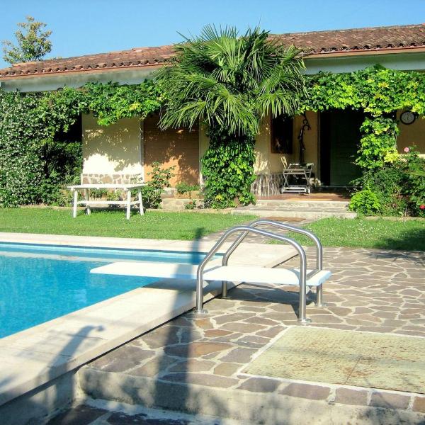 Modern Villa in Lazise with Private Pool