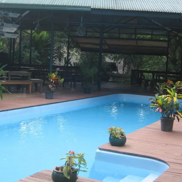 Rainforest Eco Lodge, hotel di Suva