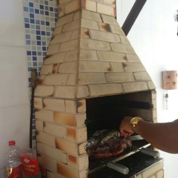 Linda casa na Praia do Flamengo, хотел в Салвадор