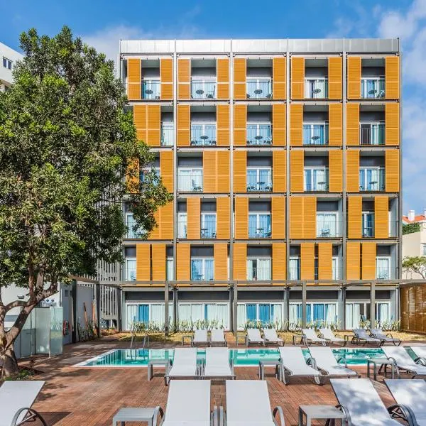 Pestana Casino Studios, hotel ve Funchalu