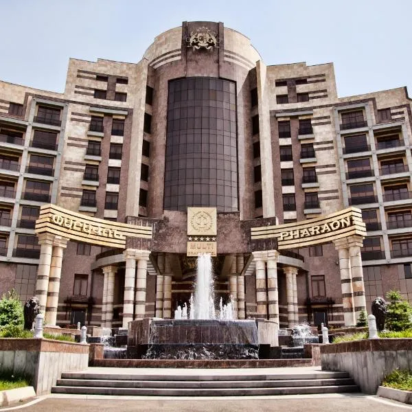 Multi Grand Pharaon Hotel, hotel i Jerevan