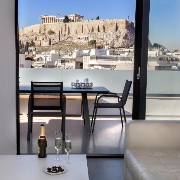 Luxury Penthouse touching the Acropolis by GHH