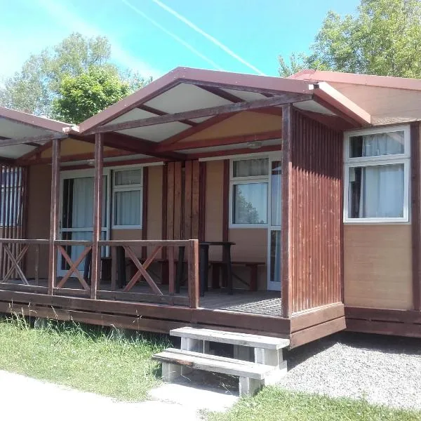 Camping Deva, hotel in Deva