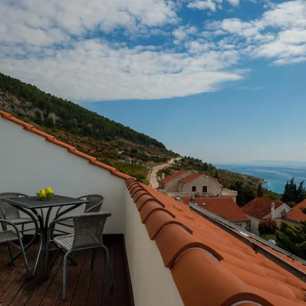 Villa Livia Apartments, hotel in Bol