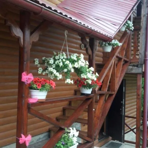 Pid Playem, hotel en Volovets