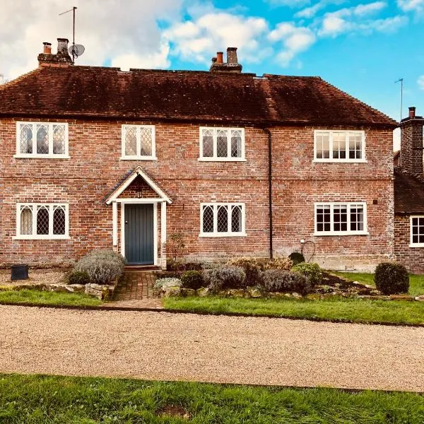 The Dorset Arms Pub & Cottage Rooms, hotel a Groombridge