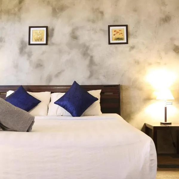 Crescent Bay Resort, hotel in Ko Samed