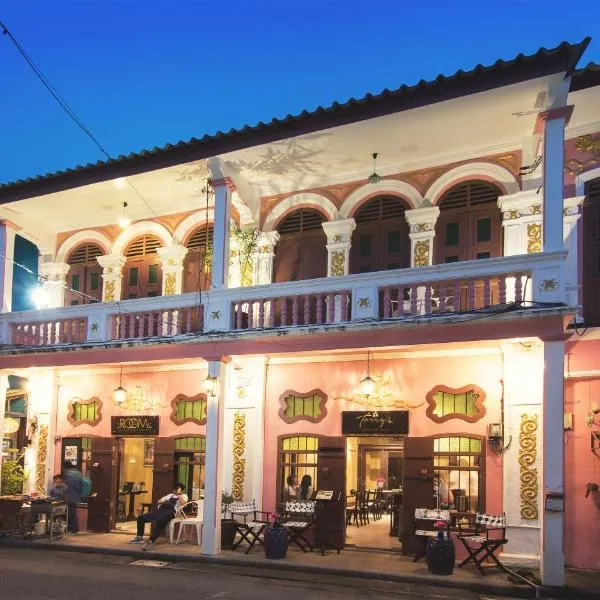 2ROOMS Boutique House, hotel in Phuket