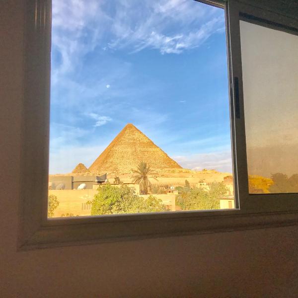 3 Pyramids View Inn