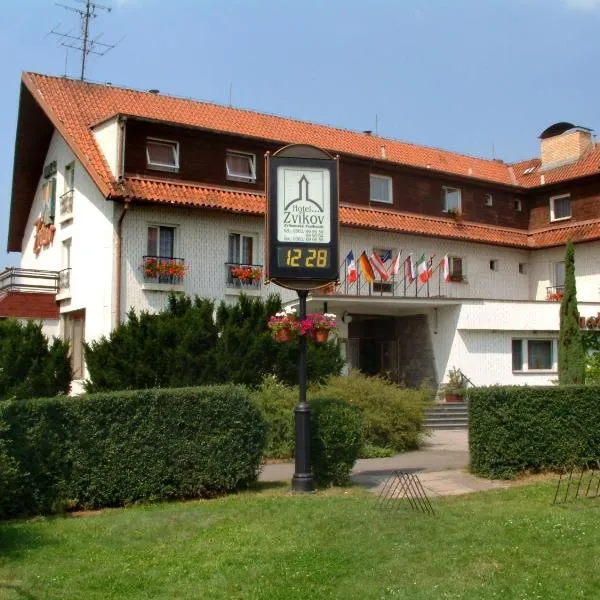 Resort Hotel Zvíkov, hótel í Zvíkovské Podhradí