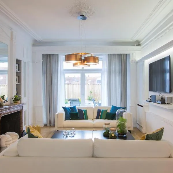 Luxueux logement Bourgeois de 250 M2 climatisé, hotel in Lille