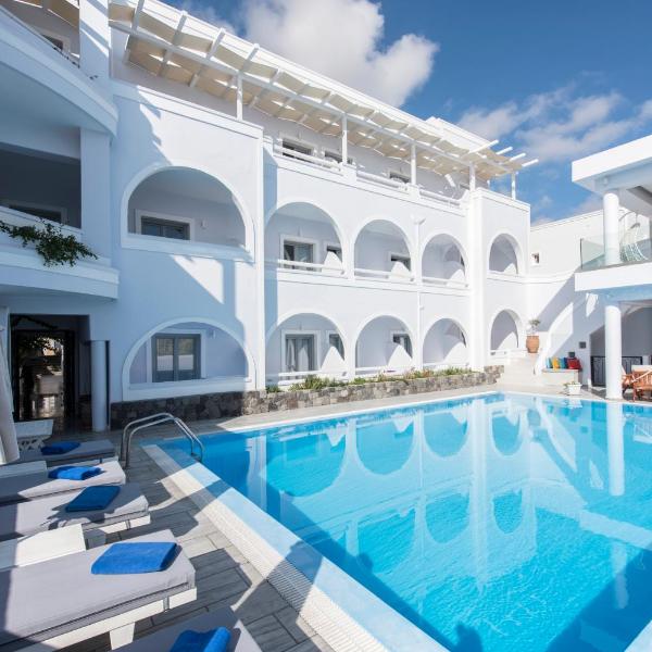 Blue Waves Suites & Apartments