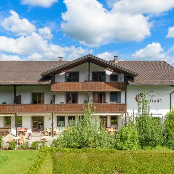 Kleines Hotel Edeltraud, hotel in Aschau im Chiemgau