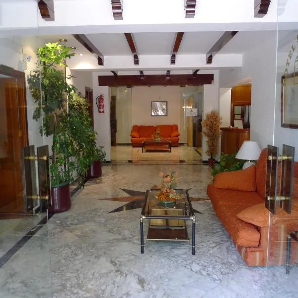 Hotel Santa María, hótel í Palos de la Frontera