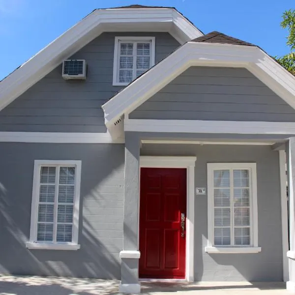 # 15 Laguna Bel-Air Home in Sta Rosa by Red Door House Rental, hotell sihtkohas Santa Rosa