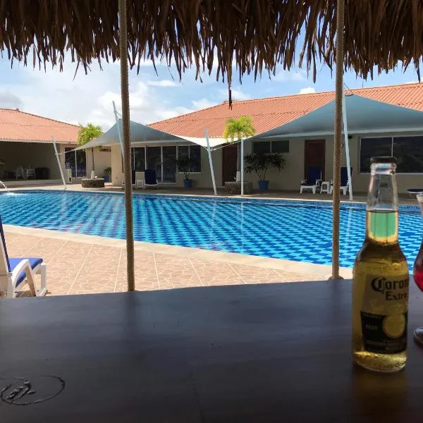 Studio Unit in Beautiful Resort, hotel in El Mangote