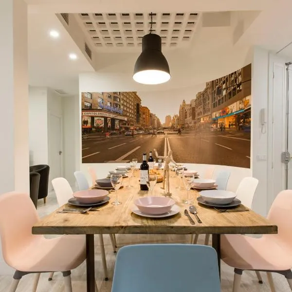Bookinmadrid com - Cascorro Sq 18 pax, hotel in Madrid