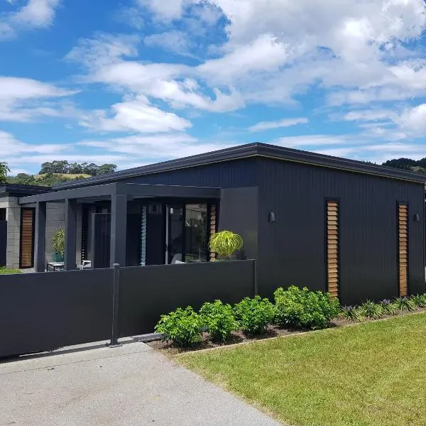 Admiral Waters, Hotel in Cooks Beach