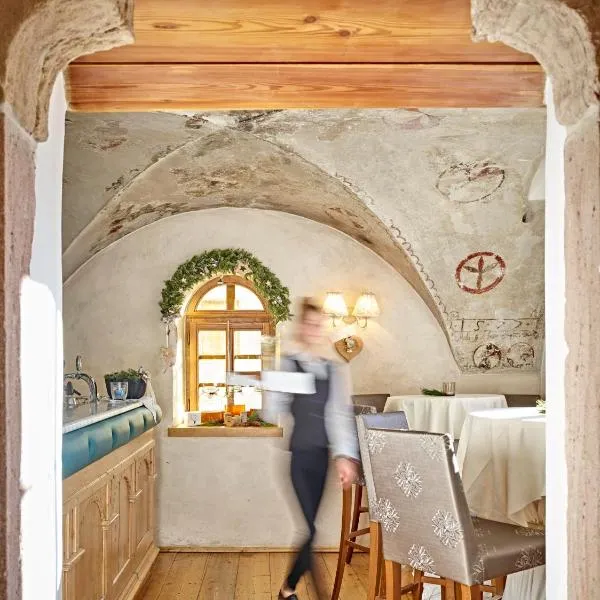 Romantic Hotel Excelsior, hotell sihtkohas Cavalese