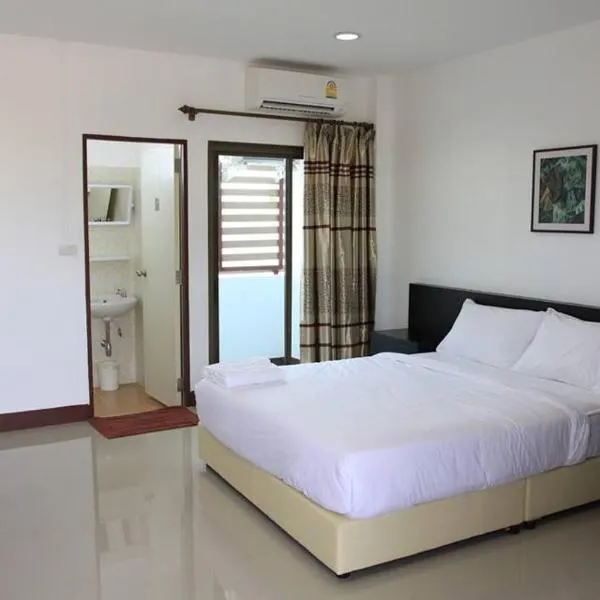 Metha Palace, ξενοδοχείο σε Sakon Nakhon