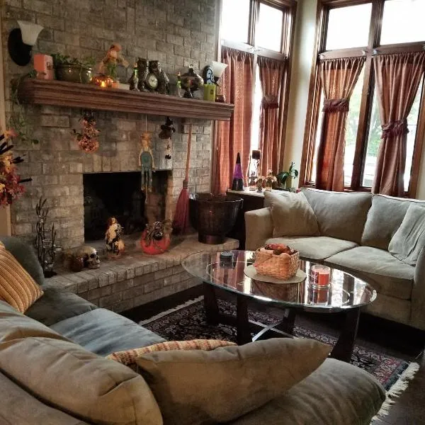 Hampton House, hotel v destinaci Clinton