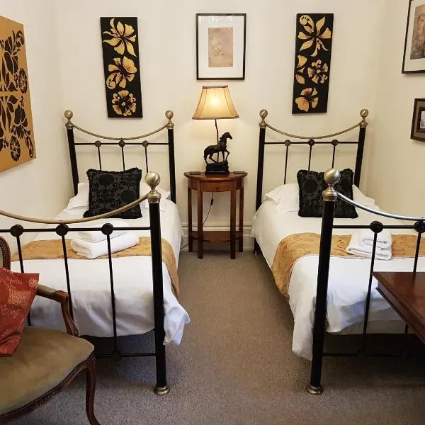 Gothic House, hotel in East Grinstead