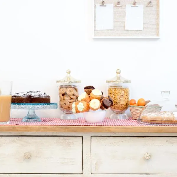 La Viola e il Sole - alloggi e glamping -, hotel in Fermo