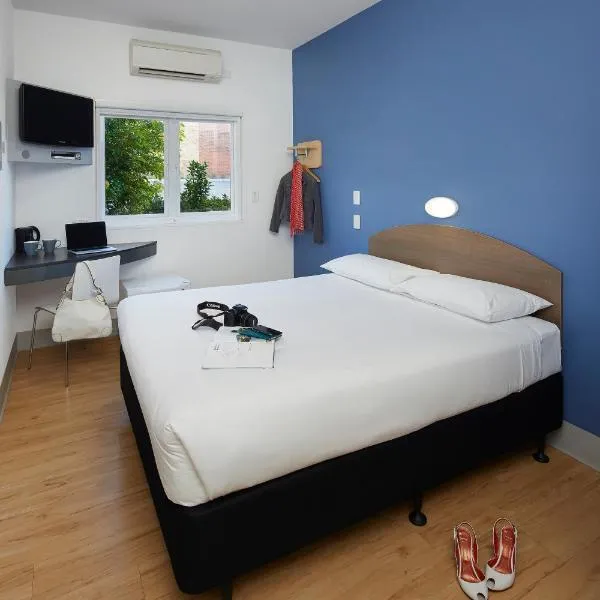 ibis Budget Perth Airport, hotel in Perth